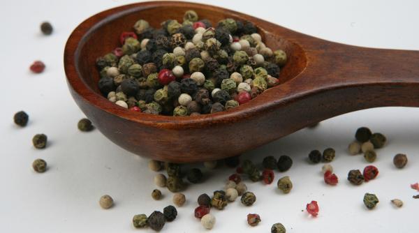 avancronica de ignat cu ce aromam carnatii