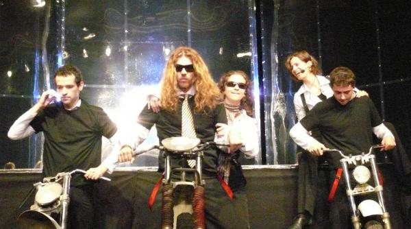 un joc al tarotului pe ritm de jazz