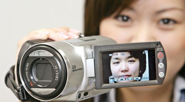 sa faca poze si sa filmeze