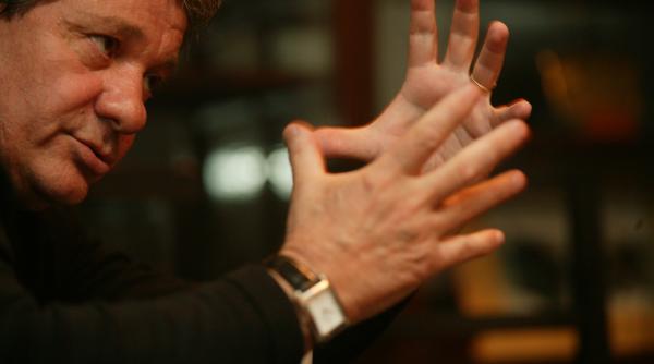 privind inapoi cu seninatate