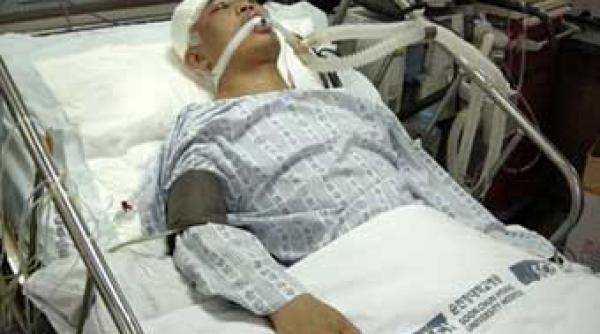 campion mondial de box deconectat de la aparatele de mentinere a vietii