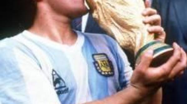 balonul de aur primit de maradona furat dintr o expozitie din buenos aires