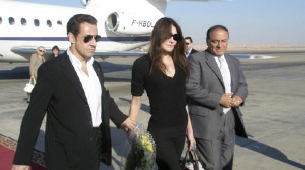 nicolas sarkozy cumpara scutece carla bruni este insarcinata