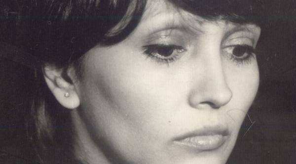 puternica si fragila ca o floare de colt