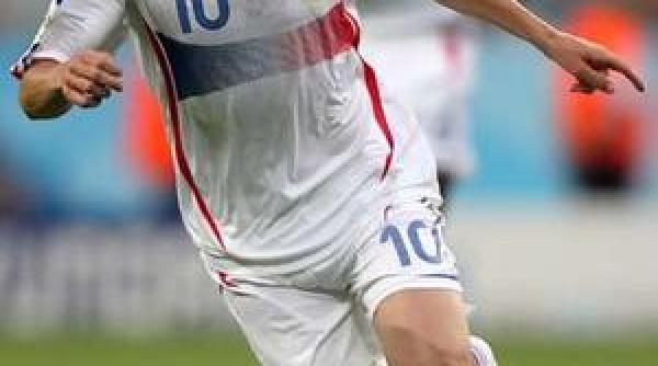 zinedine zidane revine in fotbal