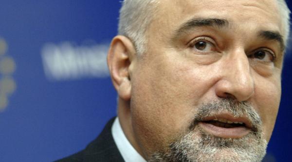 leul prabusit de deficitul bugetar