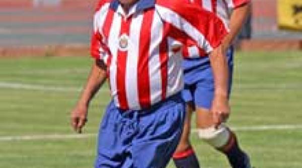 mexic atacant de 71 de ani pentru chivas de guadalajara