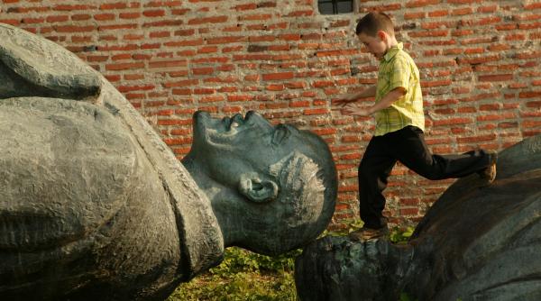 statui cat pentru o gradina zoo mica