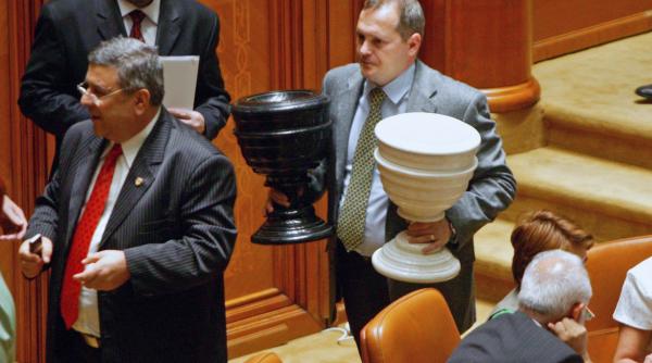 jurnalul propune revizuirea constitutiei