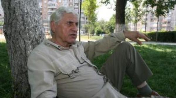 tudor octavian ne invita la povestiri si cafeaua de dimineata