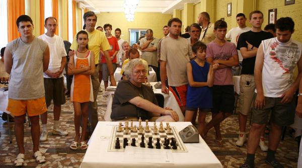 copiii au ajuns batjocura federatiei