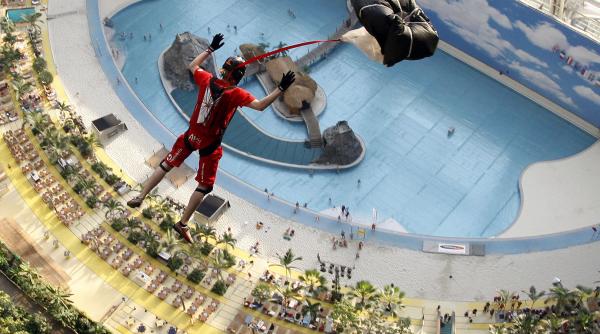 campionatul indoor de sarituri cu parasuta