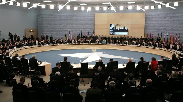 parlamentul antifonat pentru summit ul nato