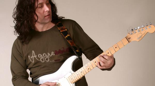 laurentiu cazan sa bea o bere cu mine peste 150 de ani