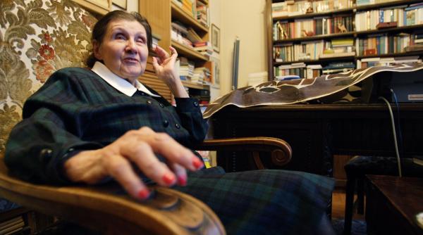 pe scena politica e ca la teatru