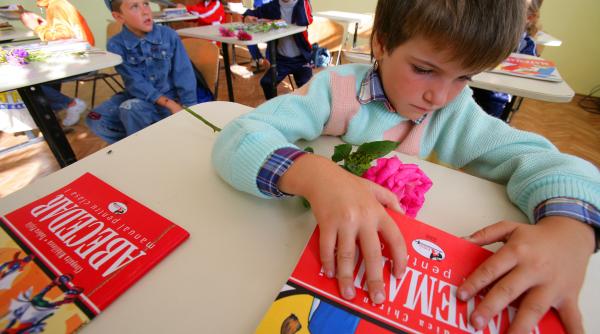 icirc nscrieti va copiii la scoala