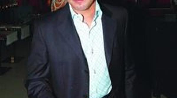 tricolori ilie dumitrescu atacat in propria galerie de arta