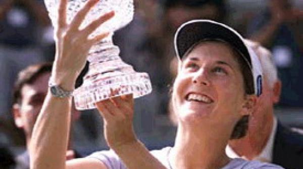 monica seles se retrage din circuitul profesionist