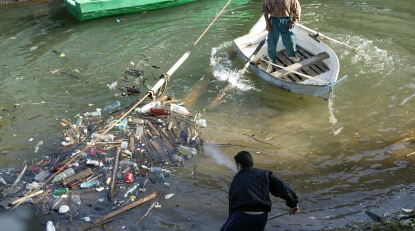 campanie icirc ncepe curatarea albiei raurilor