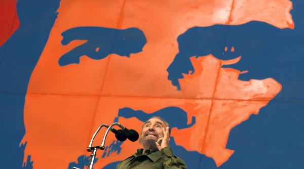 el lider maximo renunta la presedintie