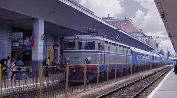 au vrut sa treaca granita ascunsi in dulapul bucatarului