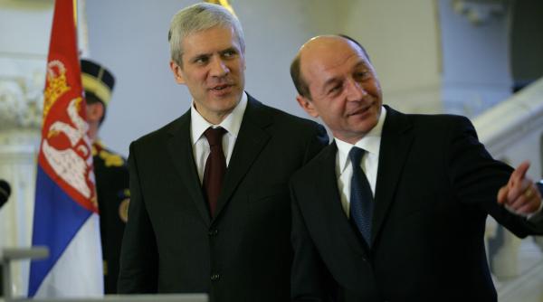 basescu cere belgradului sa comunice cu pristina