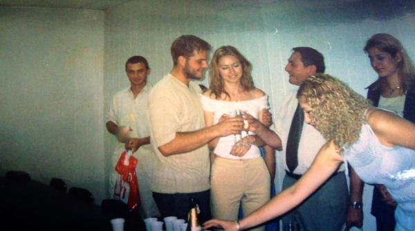 ping pong cu dosarul punct si de la capat