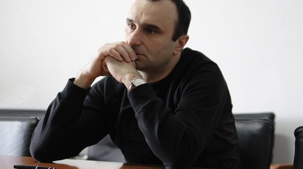 icirc mpotriva curentului