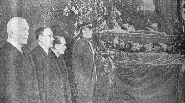 la catafalcul eliberatorului romaniei