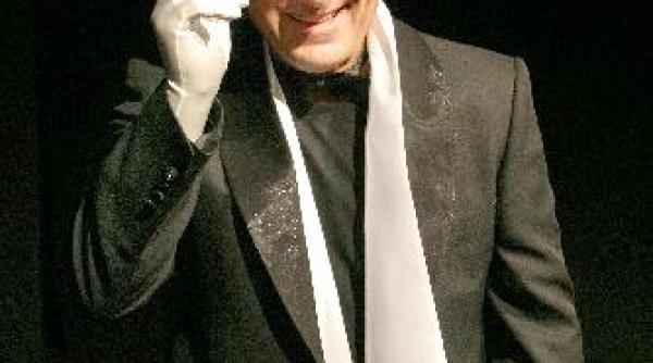 teatru masca intra sub dominatie ruseasca