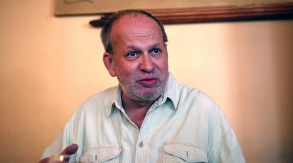 omul cu cesaria crede in povesti