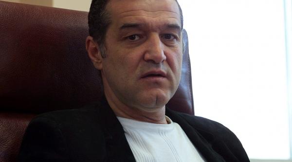 duduie motoarele la dna