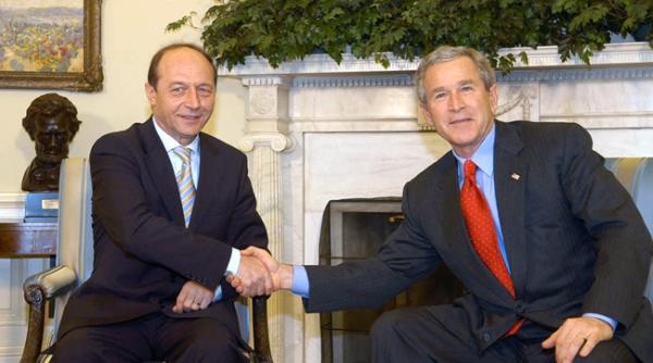 icirc ntalnirea dintre basescu si bush paralizeaza navigatia pe dunare