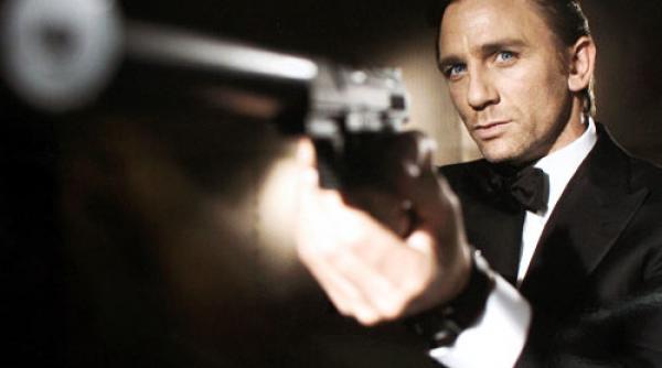 james bond si telescopul foarte mare