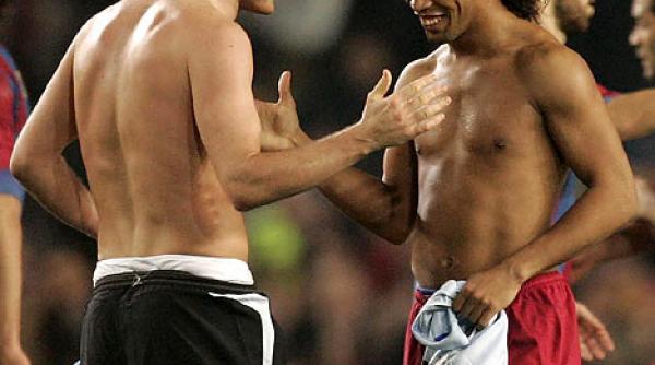 ronaldinho poate pleca gratis de pe nou camp