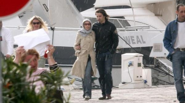 kylie minogue isi pune pirostriile