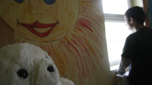 copii care se joaca zilnic cu moartea