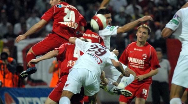 dinamo cfr cluj derby cu miza dubla