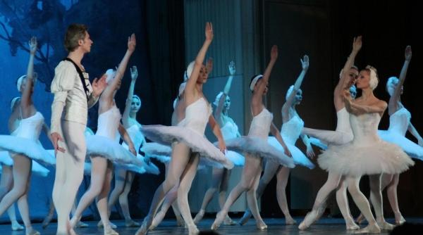 teatrul balsoi strabate romania