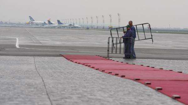 aeroport masinile oficialilor controlate