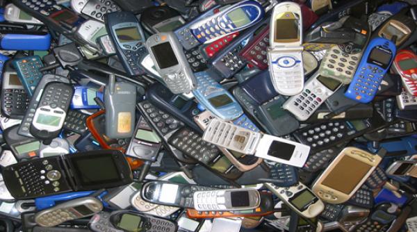 telefonia mobila prinsa in lupta dintre yahoo google si microsoft