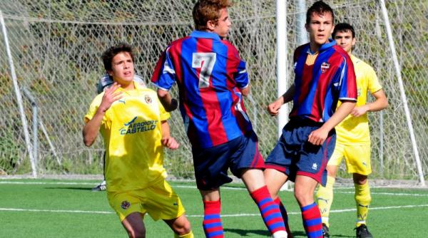 romanul de 18 ani care joaca la levante