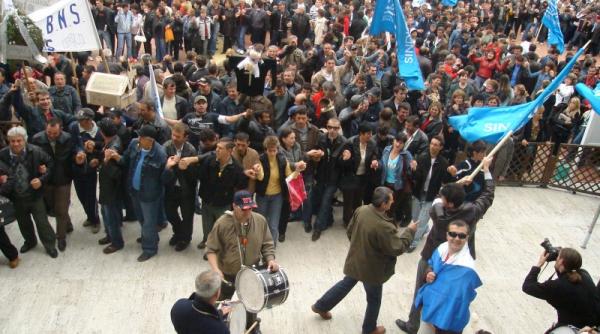 pitesti bani pentru masa de pasti de la sindicalistii din petrom