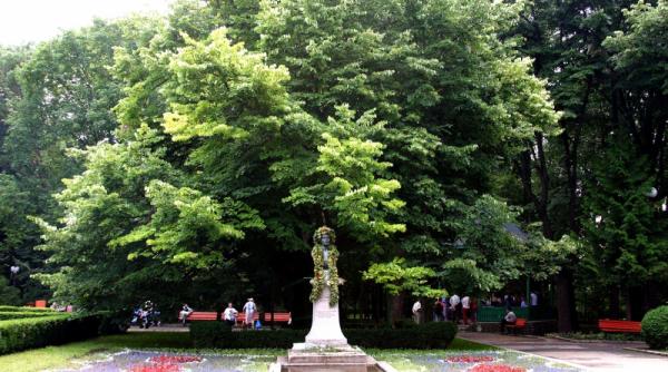 eminul si doamna lui