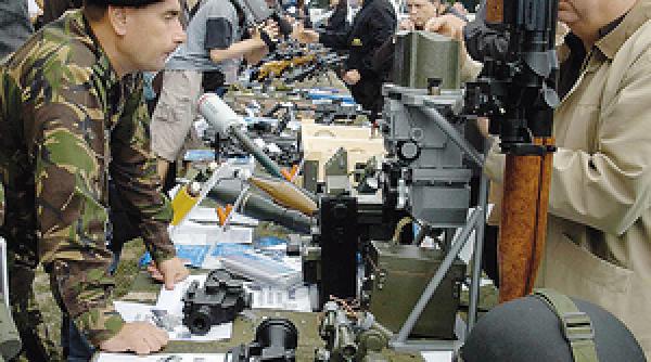 se reduce numarul angajatilor din industria de aparare