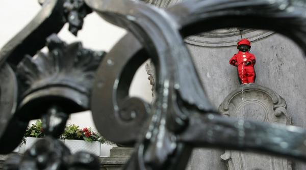 manneken pis imbracat in spirou