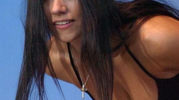 lauren harris in deschidere la maiden