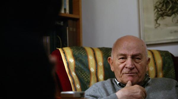 istoria unei absente