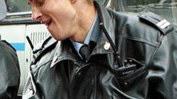 niste tarani intre spot publicitar si imaginea politistului roman