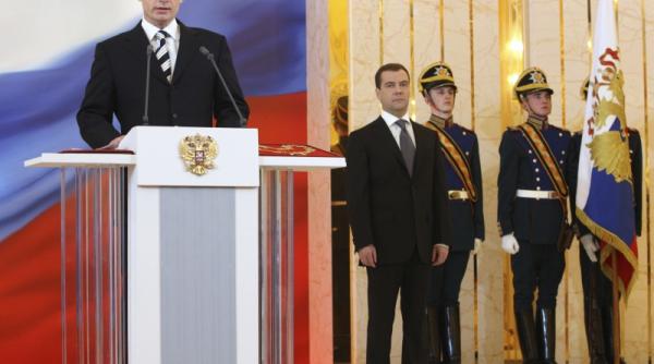 rusia viktor zubkov i a cedat scaunul lui vladimir putin